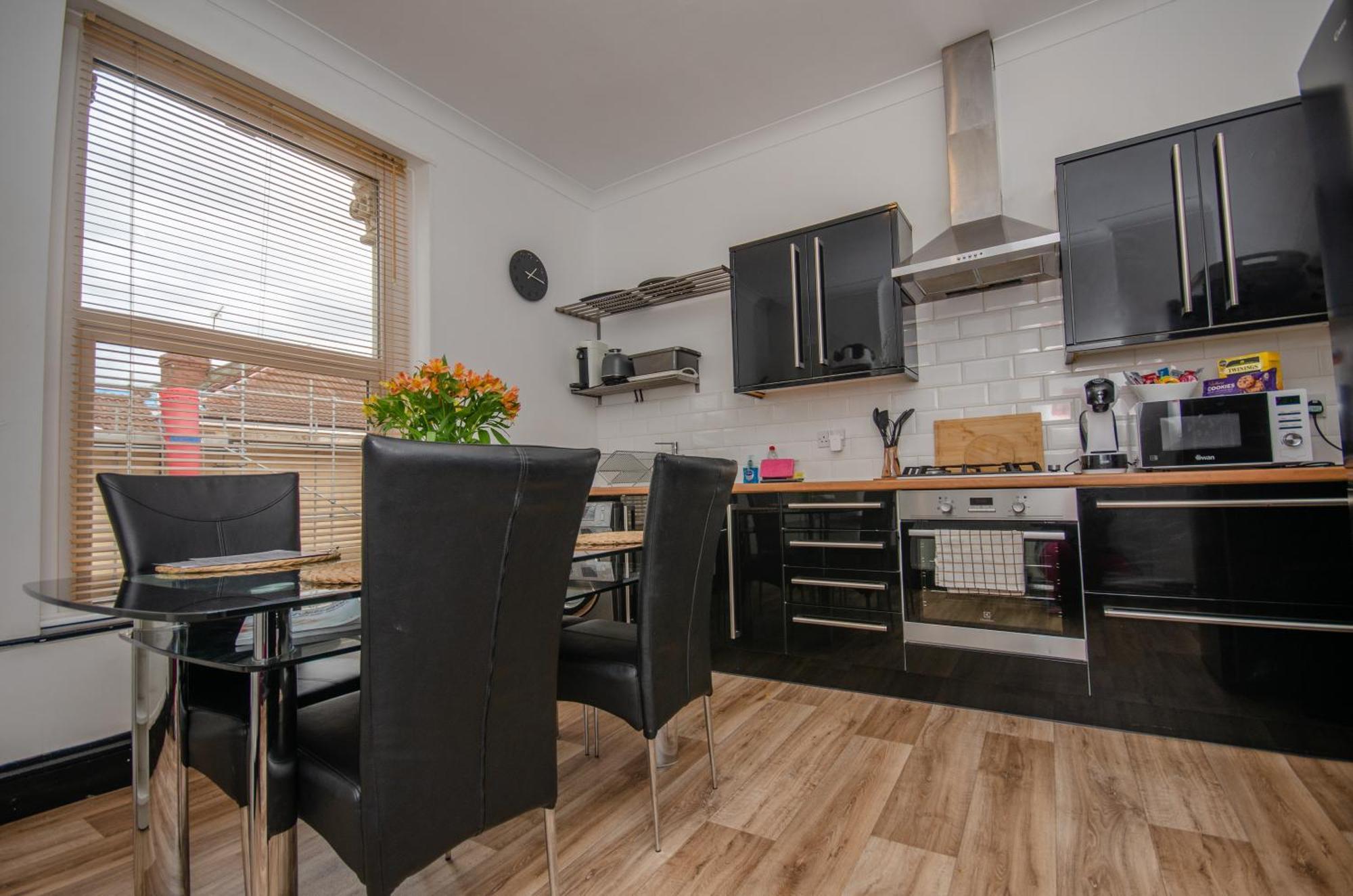 Stylish 91Sqm Victoria 2 Bedroom Apartment บริสตอล ภายนอก รูปภาพ